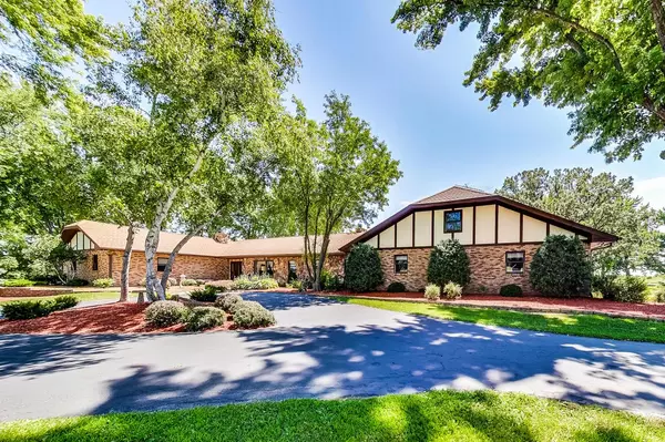 N2204 Lynn LANE,  Lake Geneva,  WI 53147