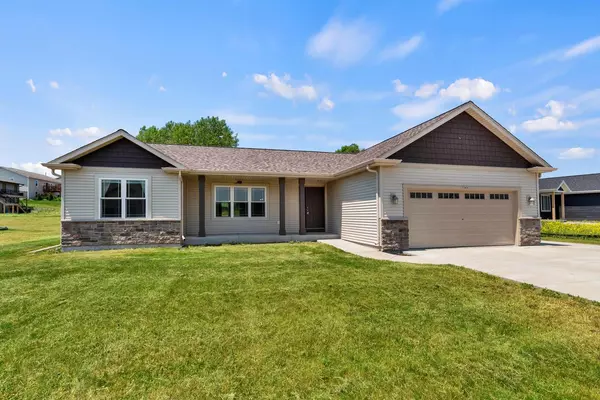 1404 Schuman DRIVE, Watertown, WI 53098