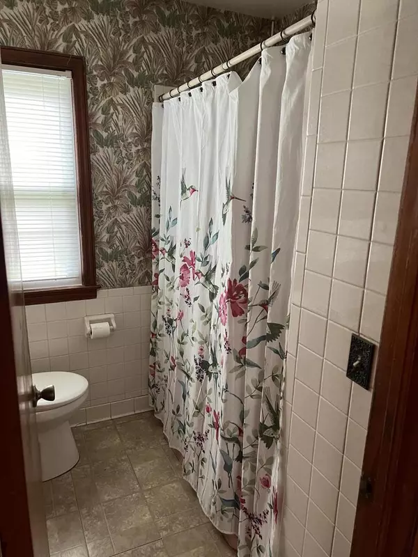 Saint Francis, WI 53235,2815 E Whittaker AVENUE