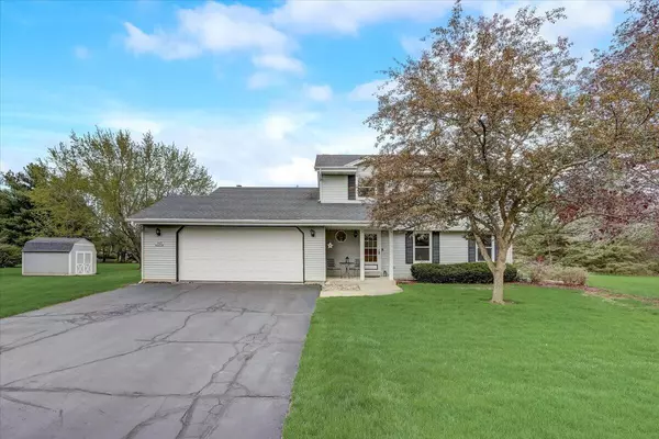 Mukwonago, WI 53149,S83W32774 N Oak Tree COURT