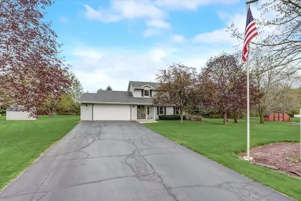 S83W32774 N Oak Tree COURT,  Mukwonago,  WI 53149