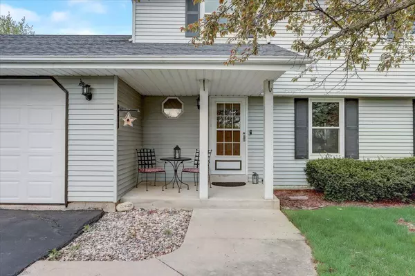 Mukwonago, WI 53149,S83W32774 N Oak Tree COURT