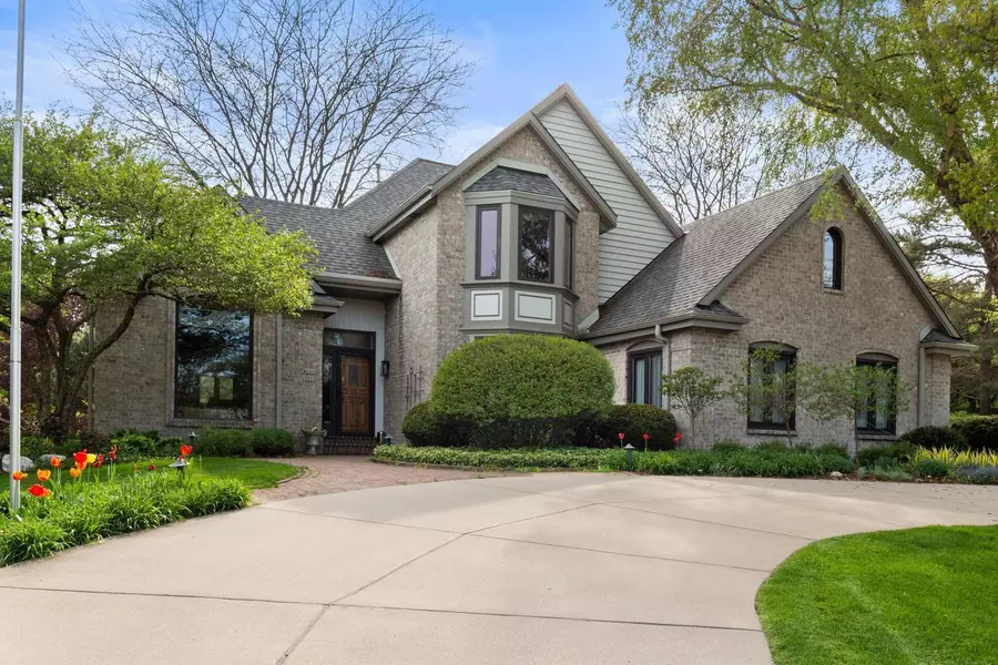 W238N3333 Pine Hill COURT, Pewaukee, WI 53072