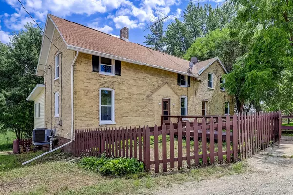 N1044 Scofield ROAD, Watertown, WI 53098