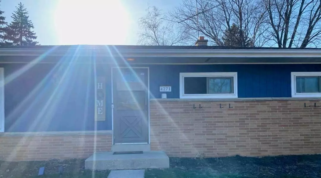 4271 S Iowa AVENUE, Saint Francis, WI 53235