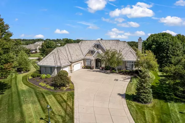 1704 Cedar BEND, Hartland, WI 53029