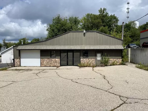 N48W37172 Wisconsin AVENUE, Oconomowoc, WI 53066