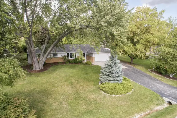 13050 W Marquette DRIVE, New Berlin, WI 53151