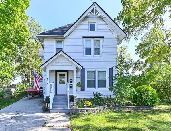 230 Grand AVENUE, Mukwonago, WI 53149