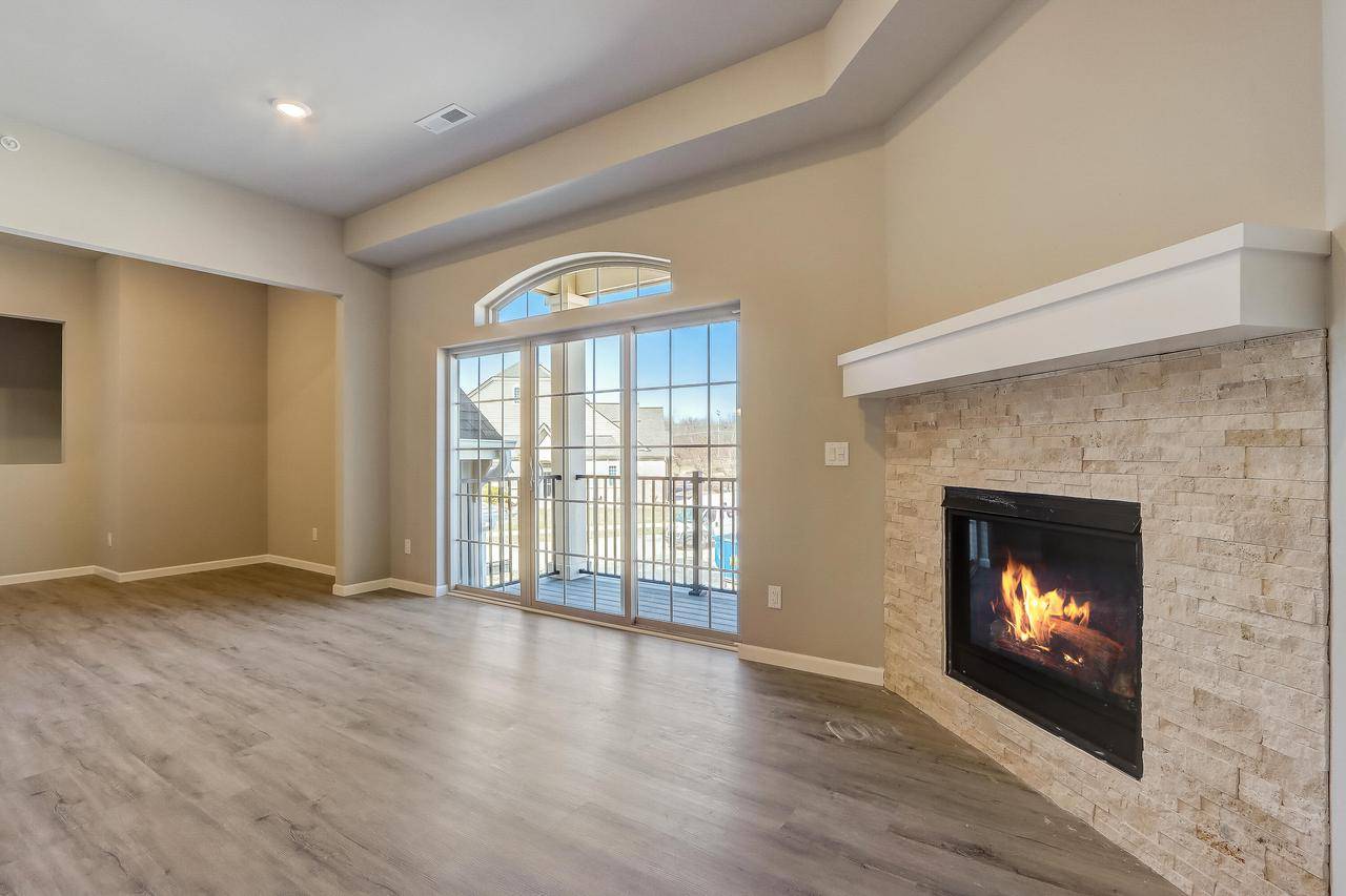 Waukesha, WI 53189,2848 Fox Lake CIRCLE #10/201