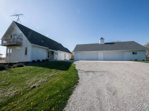 N2355 Halter LANE, Watertown, WI 53098