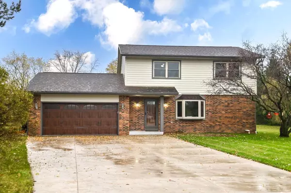 1013 W El Patio LANE, Mequon, WI 53092