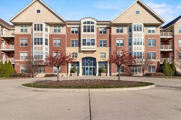 Saint Francis, WI 53235,4110 S Lake DRIVE #231