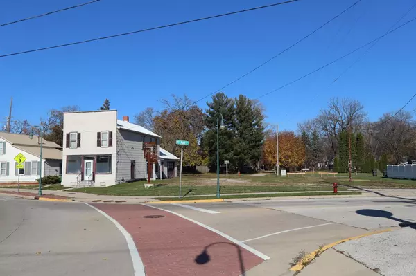 216 E Main STREET, Whitewater, WI 53190