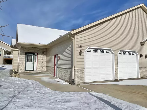 312 Creekside COURT, Watertown, WI 53098