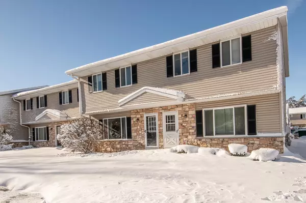 W163N11522 Windsor COURT #E, Germantown, WI 53022