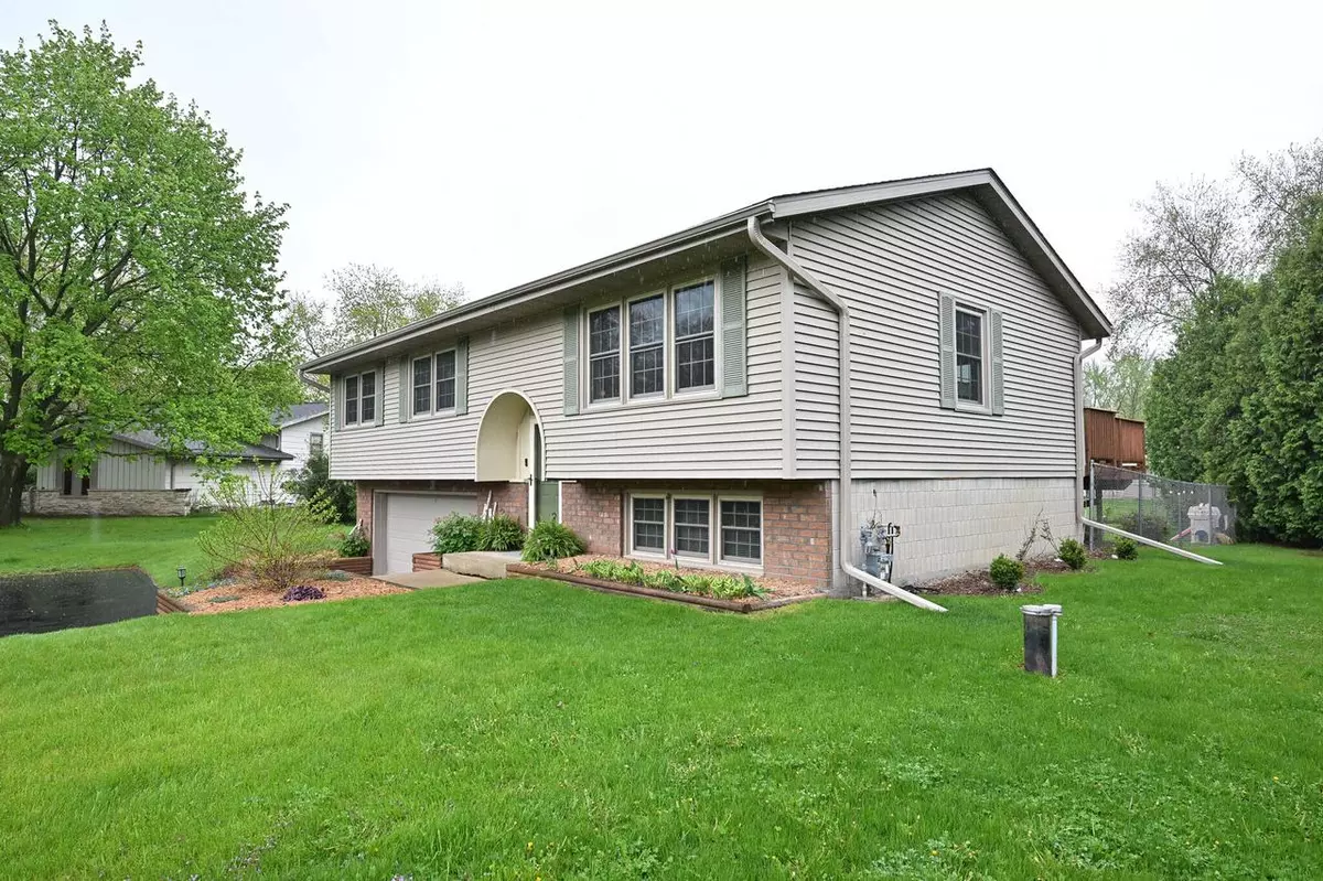 Dousman, WI 53118,S15W37278 Willow Springs DRIVE