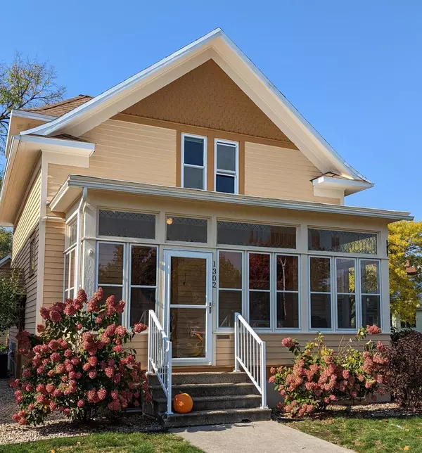 La Crosse, WI 54601,1302 5th AVENUE S