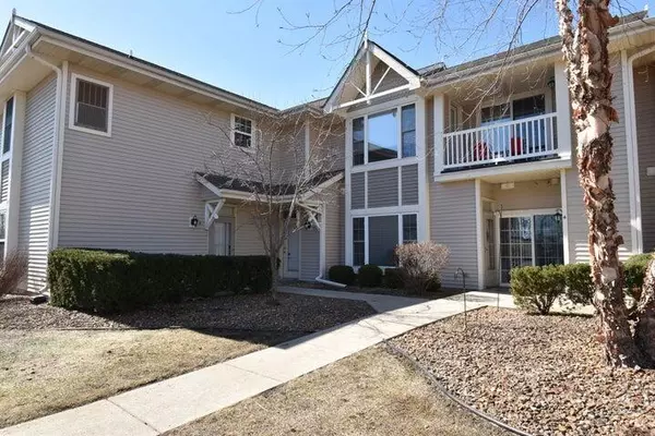 6235 Walnut LANE #6, Cudahy, WI 53110