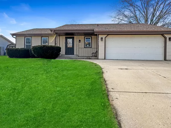 1207 River Park CIRCLE W, Mukwonago, WI 53149