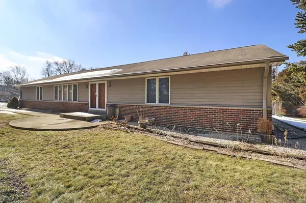 4215 S Moorland ROAD, New Berlin, WI 53151