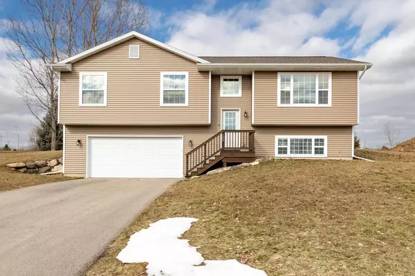 Cambria, WI 53923,103 Dexter DRIVE