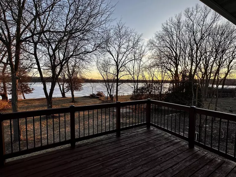 2997 Smith Lake ROAD, West Bend, WI 53090