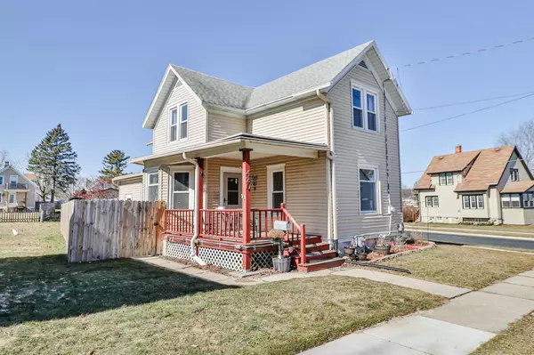 420 N Warren STREET, Watertown, WI 53098