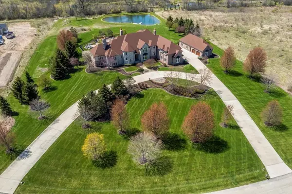 12907 N Highgate COURT, Mequon, WI 53097