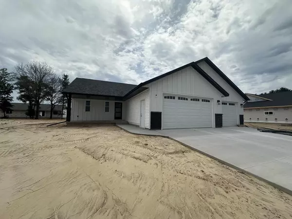 1946 Golden Gate WAY, Holmen, WI 54636