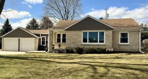 113 S Orchard STREET, Thiensville, WI 53092