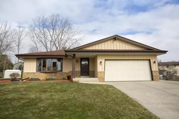 3118 W Thorncrest DRIVE, Franklin, WI 53132