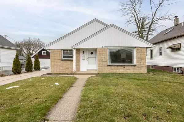 3702 E Ramsey AVENUE, Cudahy, WI 53110