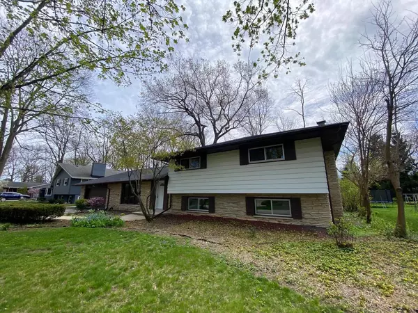 2341 W Acacia ROAD, Glendale, WI 53209