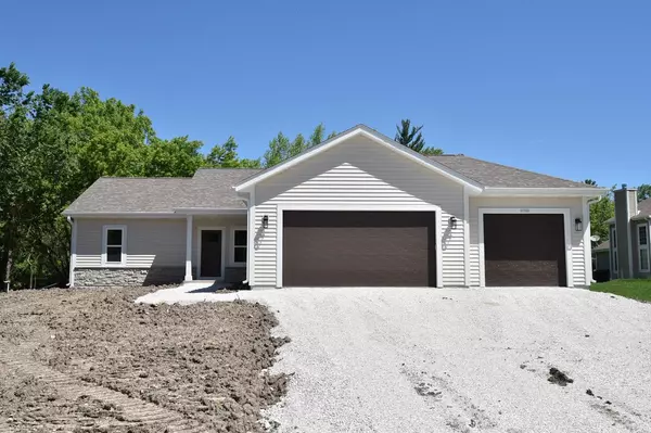 21520 W Valley DRIVE, New Berlin, WI 53146