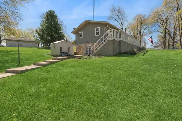 N7436 Mariner Hills CIRCLE, Elkhorn, WI 53121