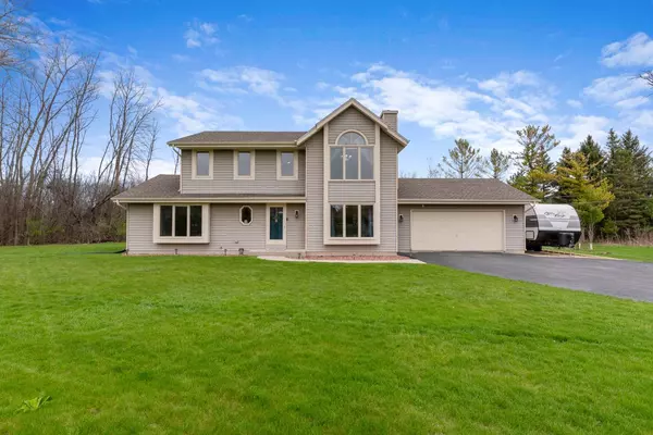 10038 N Brookdale DRIVE, Mequon, WI 53092