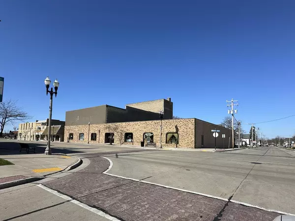 Two Rivers, WI 54241,1816 Washington STREET