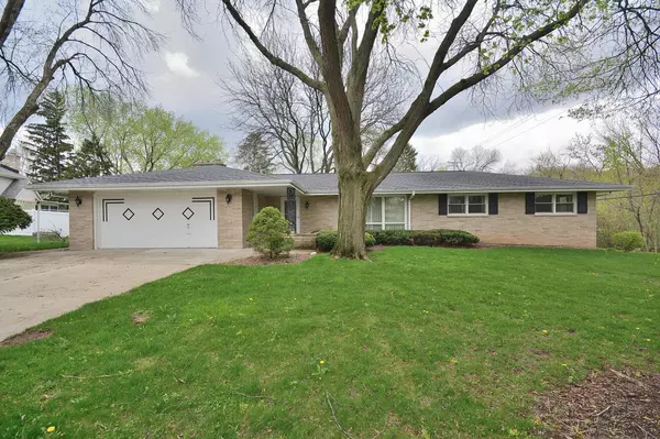 W149N7612 Sylvan LANE, Menomonee Falls, WI 53051