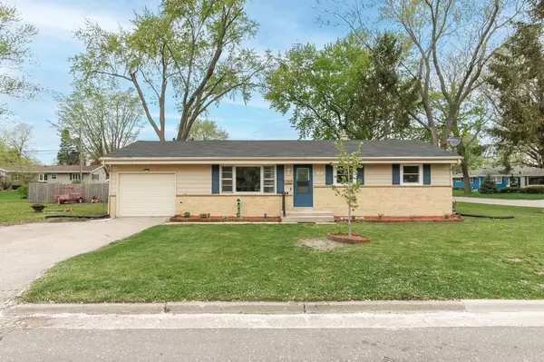 1102 Adrian BOULEVARD, Fort Atkinson, WI 53538