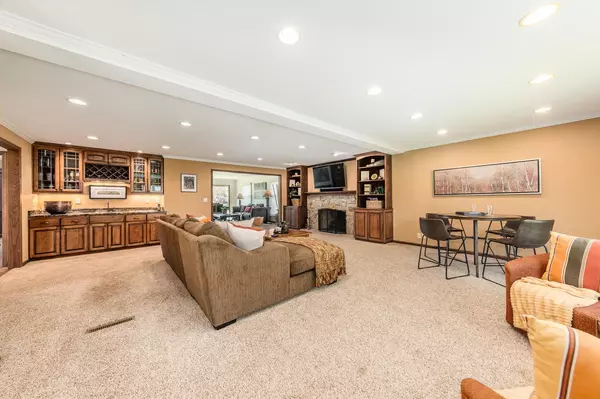 Mequon, WI 53092,3330 W Burgundy COURT