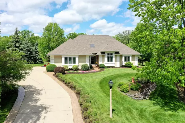 N42W28946 Imperial DRIVE, Pewaukee, WI 53072