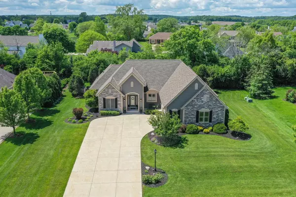 6125 S Conservancy DRIVE, New Berlin, WI 53151