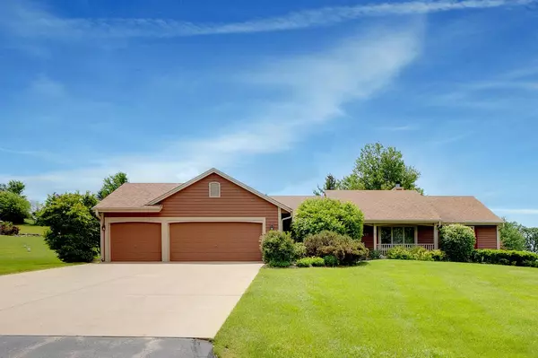 Mukwonago, WI 53149,S86W32351 Elias COURT