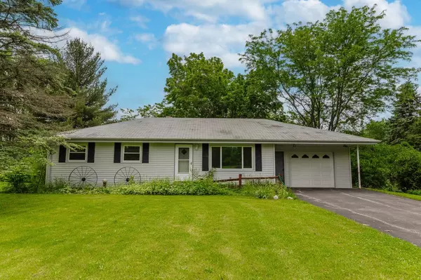 S79W26625 Hillview DRIVE, Mukwonago, WI 53149