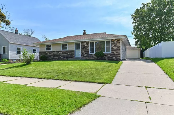 6234 S Robert AVENUE, Cudahy, WI 53110