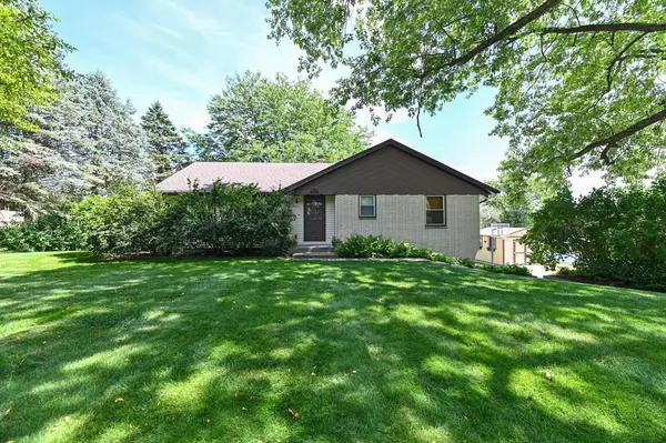 8833 W Melody LANE, Greenfield, WI 53228