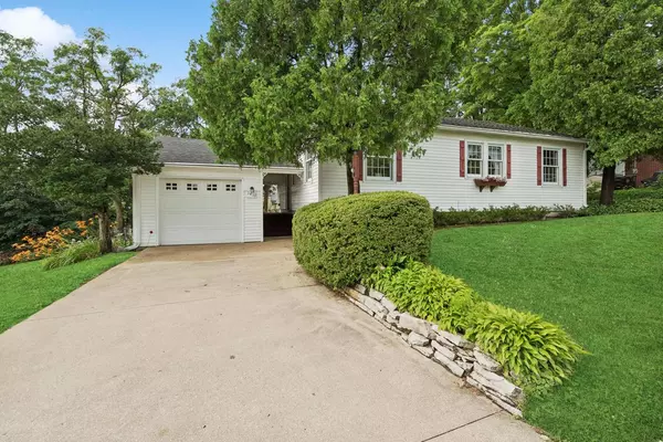 1410 Linda LANE,  Lake Geneva,  WI 53147