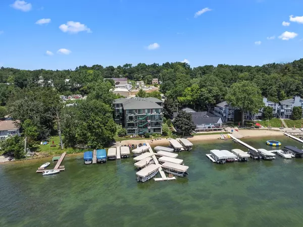 139 Lance DRIVE #302, Twin Lakes, WI 53181