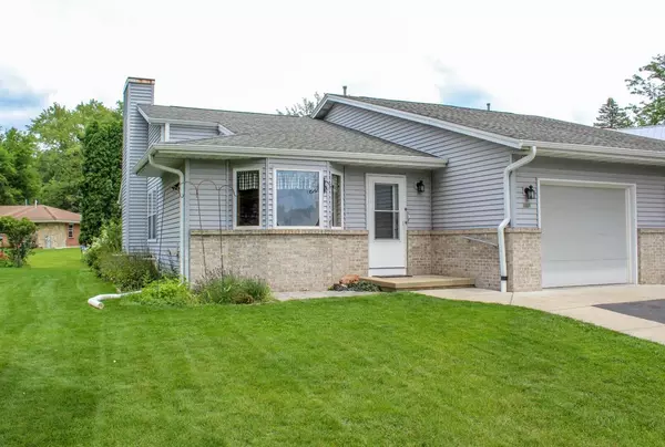 1008 Caswell STREET, Fort Atkinson, WI 53538